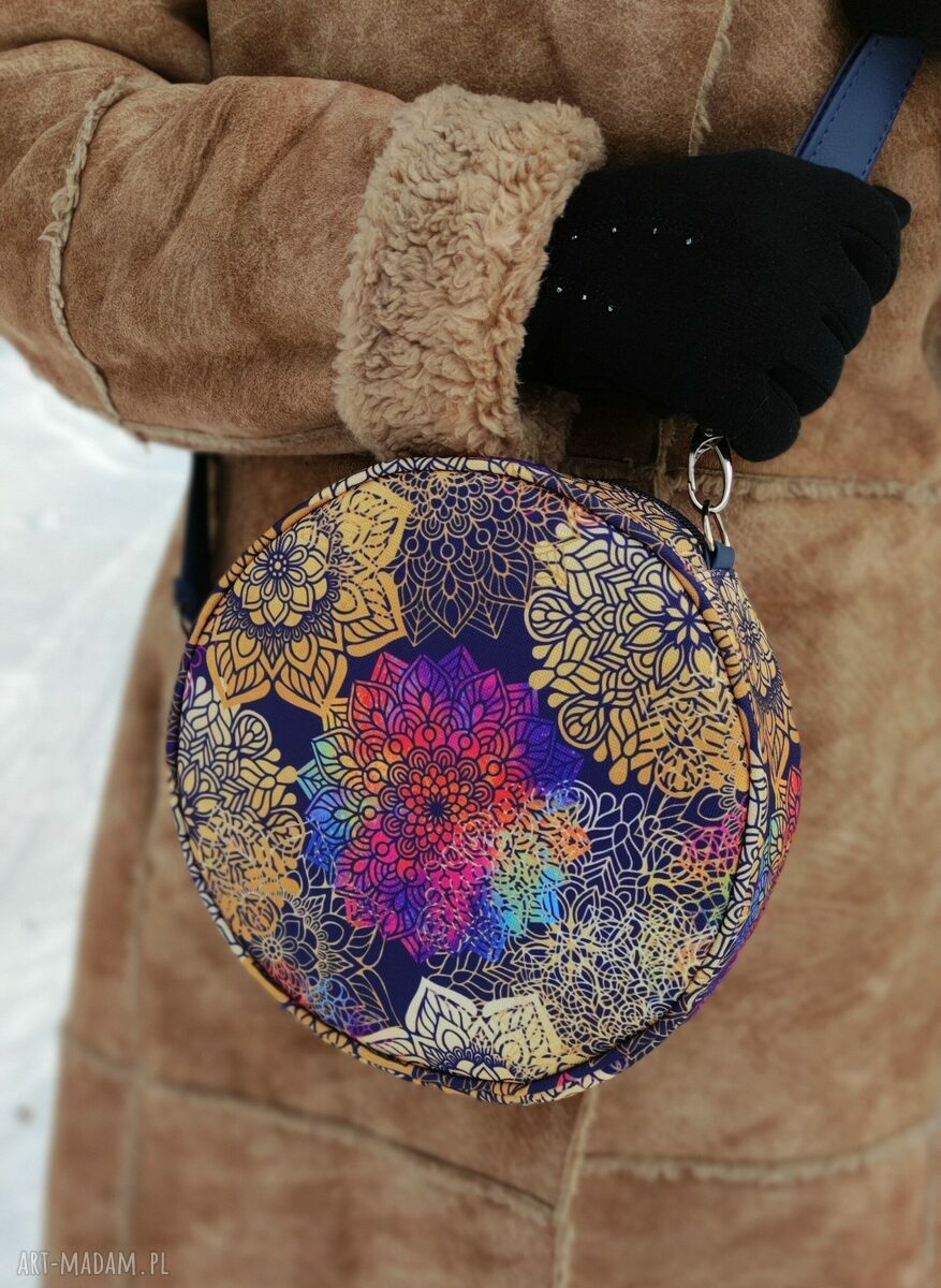 Round Bag - czerwone róże. Elegancka torebka na ramię handmade