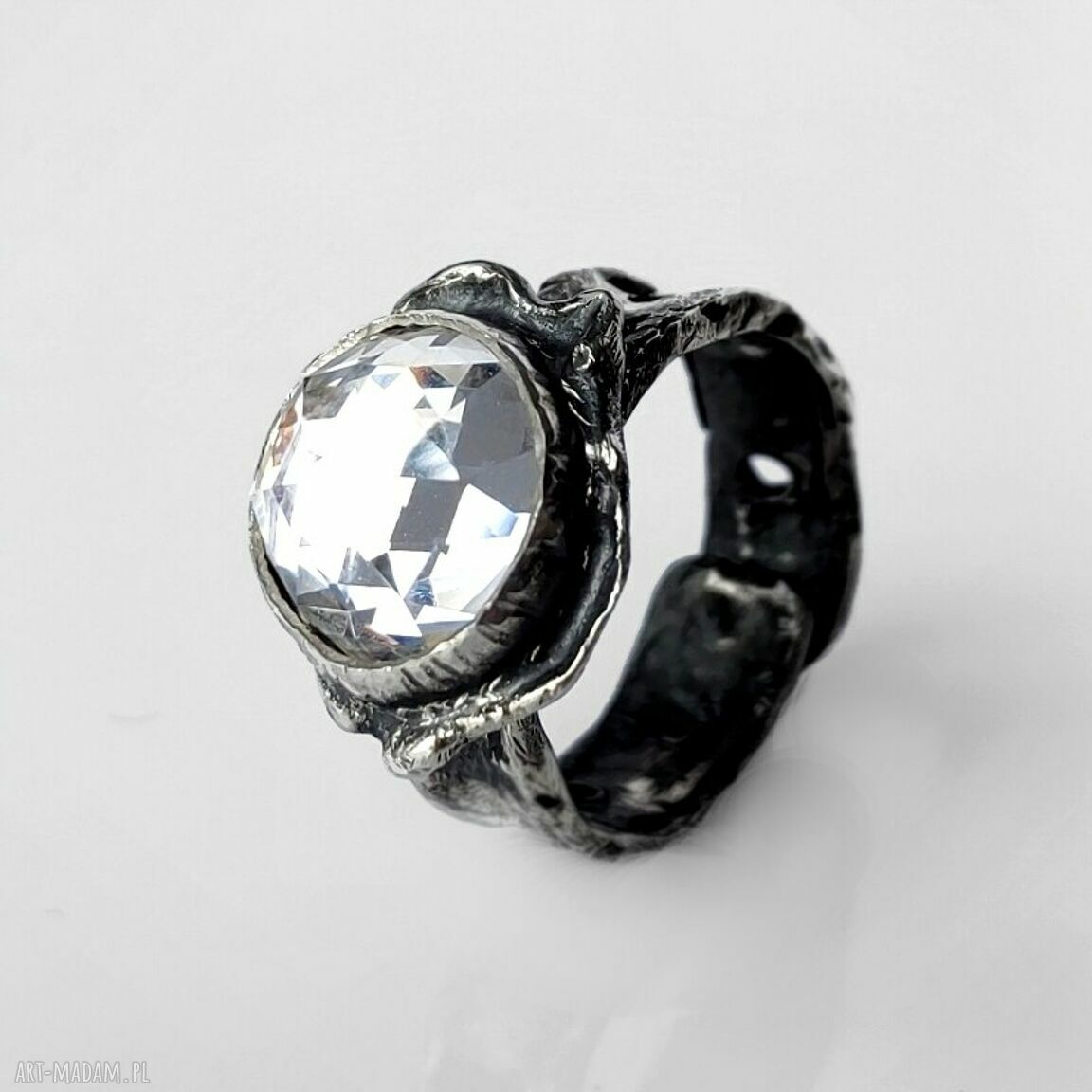 Round - regulowany srebrny pierścionek z kryształem Swarovski