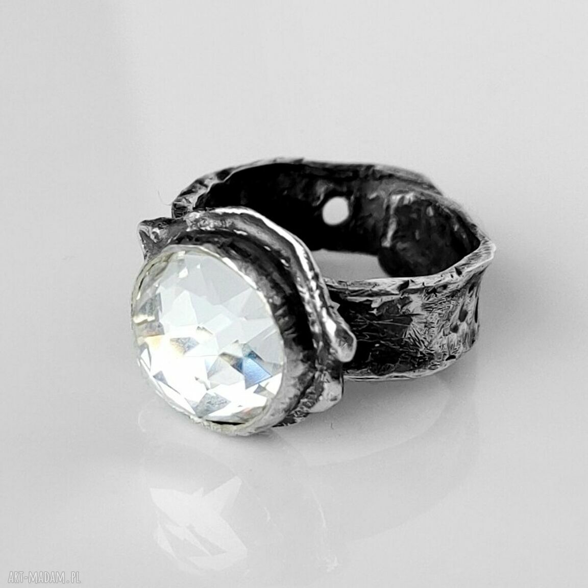 Round - regulowany srebrny pierścionek z kryształem Swarovski