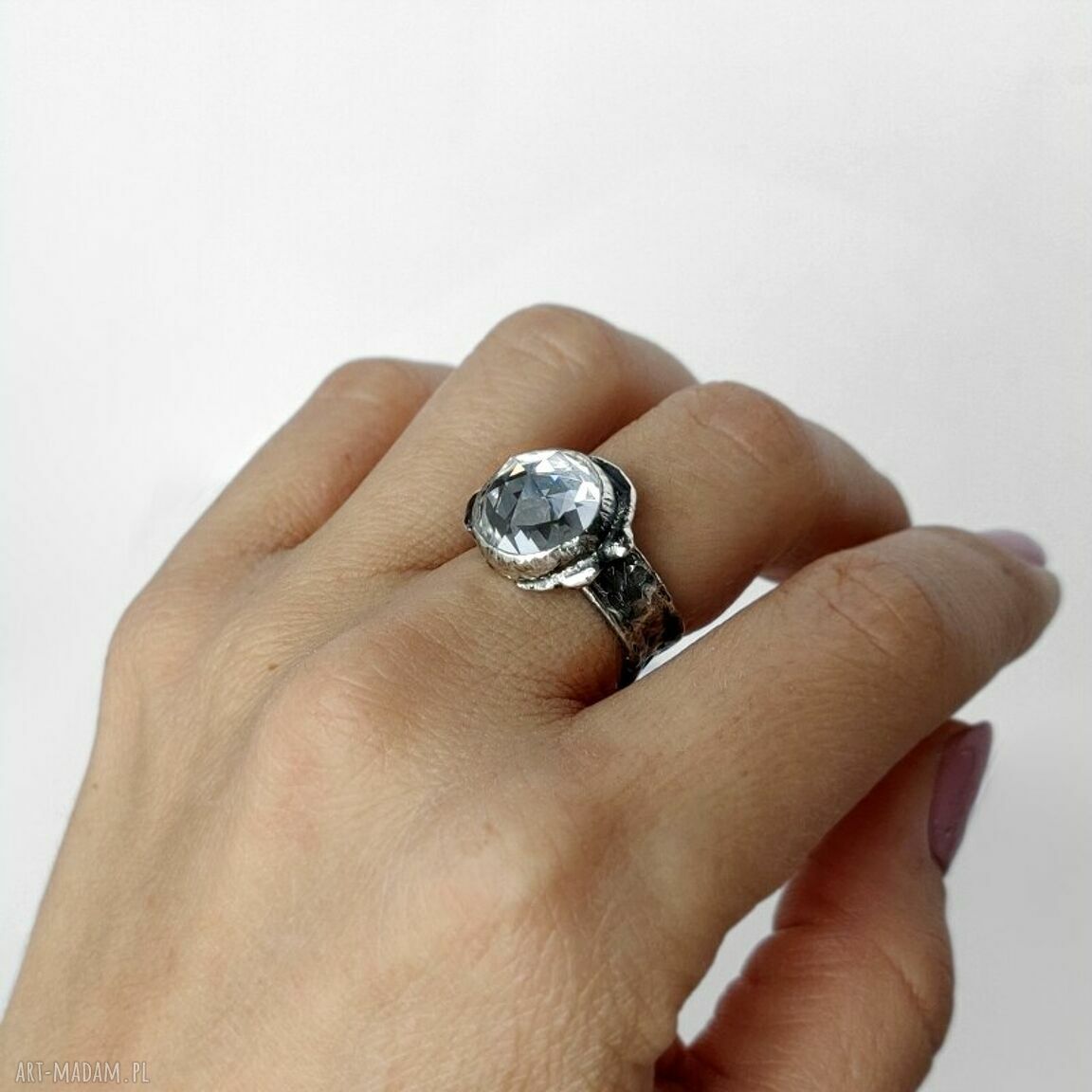 pierścionki: Round srebrny pierścionek z kryształem Swarovskiego Ręcznie robione