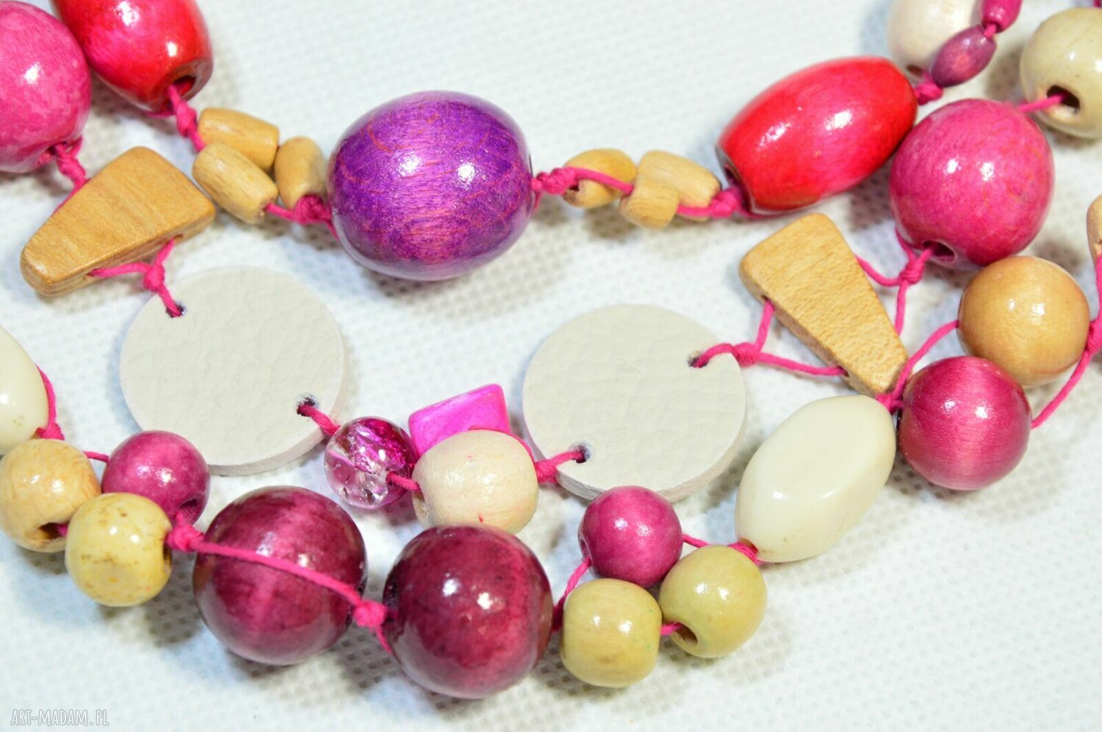 Różowo-beżowy naszyjnik warstwowy z koralików handmade