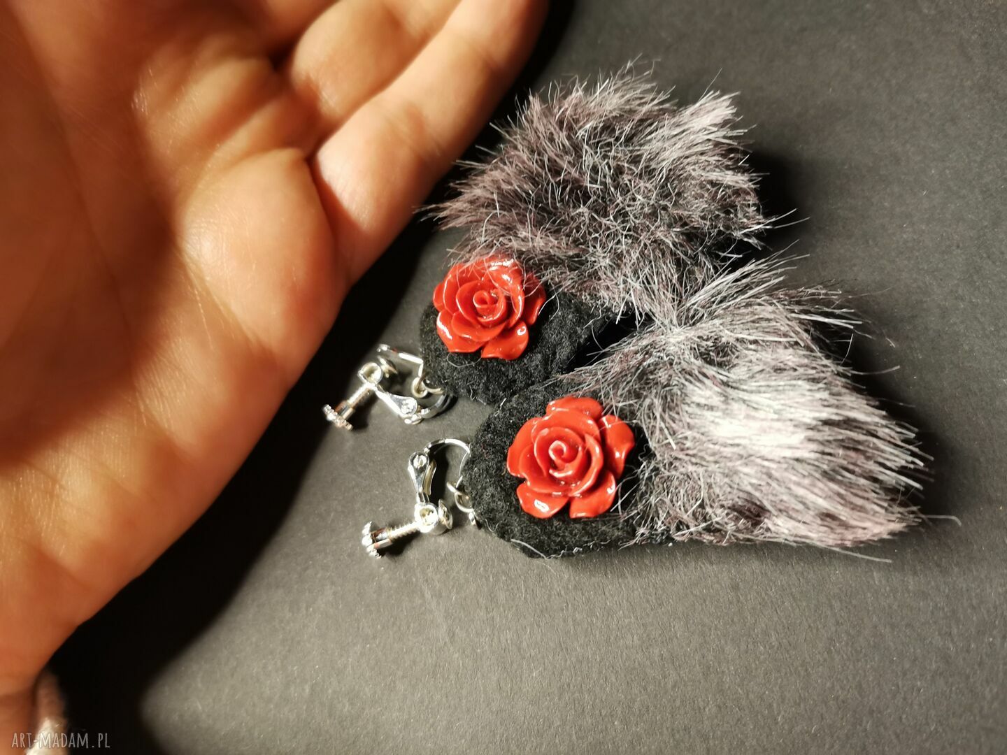 Różowe klipsy boho z efektem futra - ręcznie robione