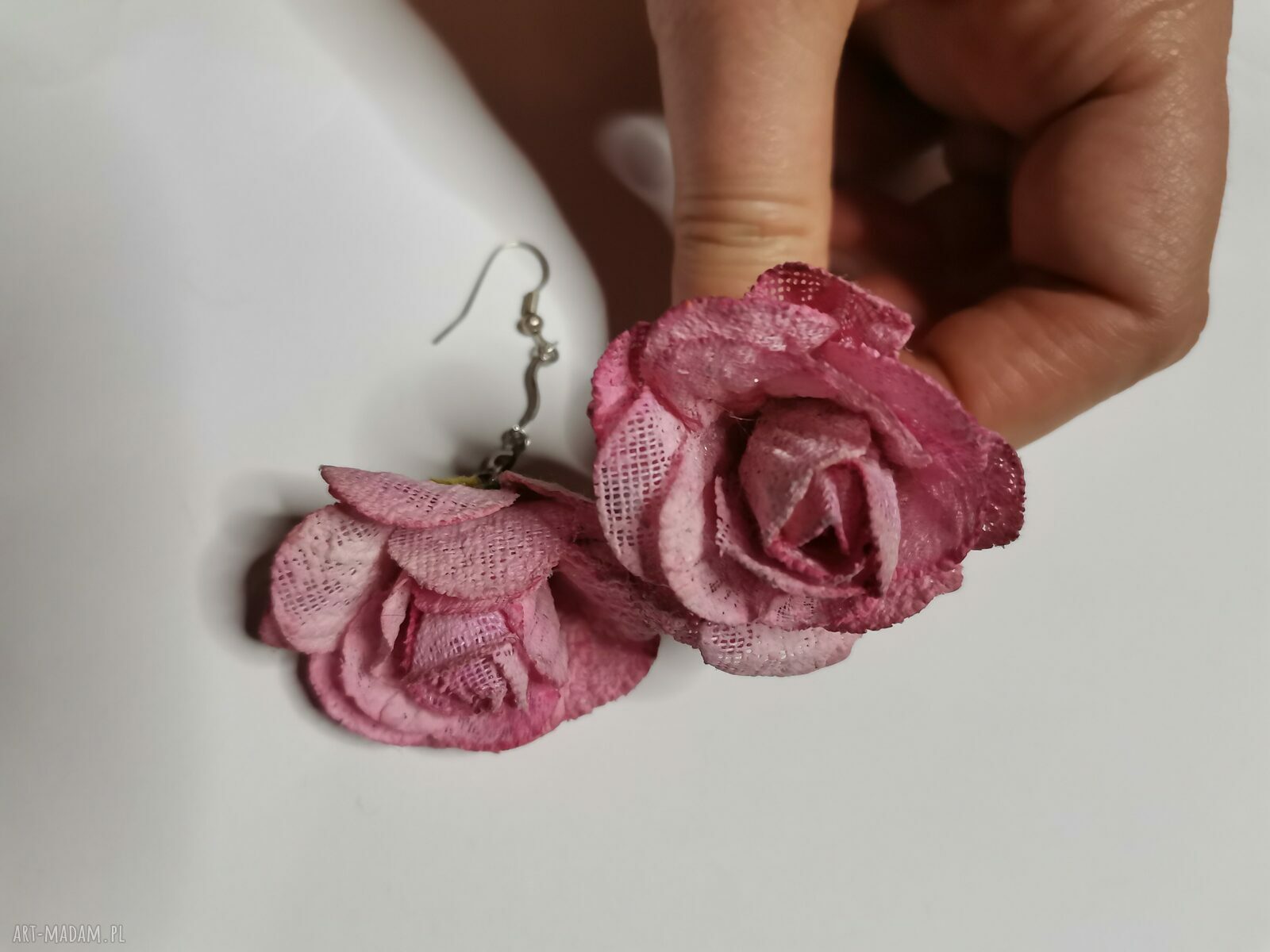 Kolczyki róże pudrowe z frędzlami - boho etno Ruda Klara
