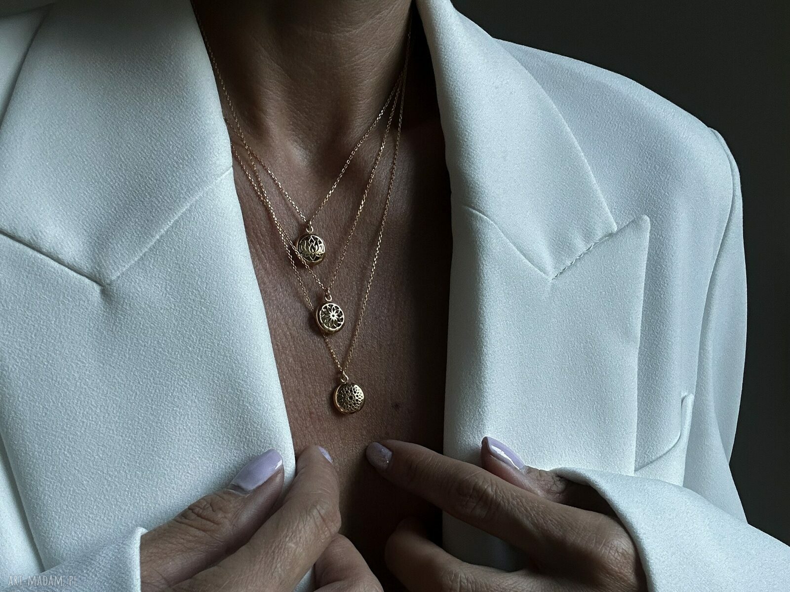 naszyjniki: Medalion z rozetą z różowego złota Autorskie