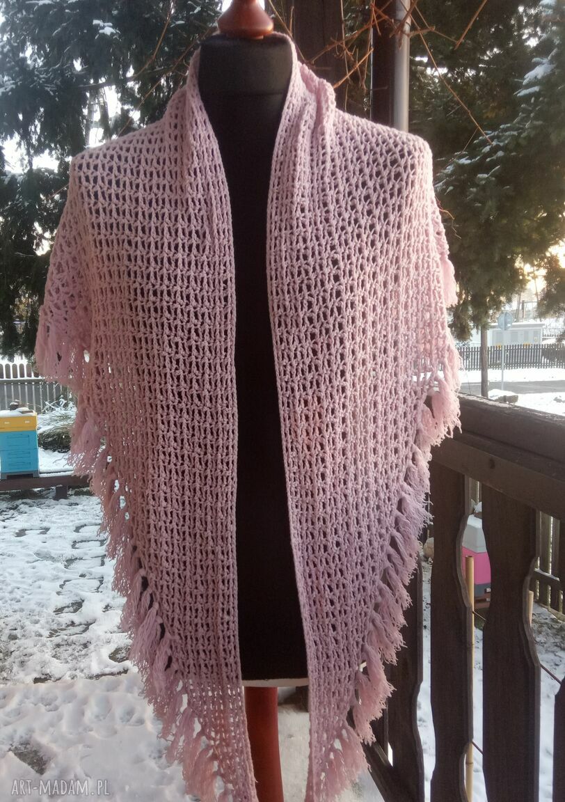 Jasnoróżowa chusta z frędzlami - duży szal 210x62 cm