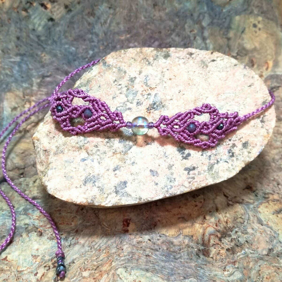 Różowa kokarda szafir i kryształ górski w mikromakramie - choker Delfina Dolls