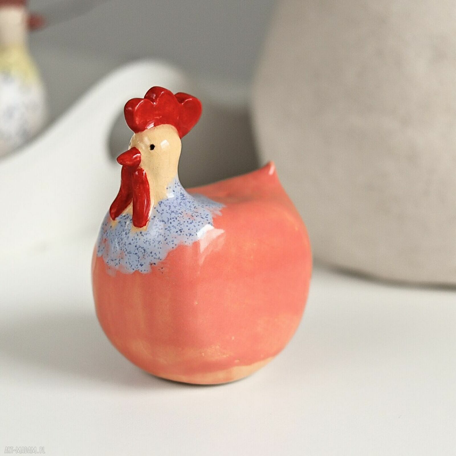 Różowa kurka ceramiczna na Wielkanoc - ręcznie lepiona i szkliwiona