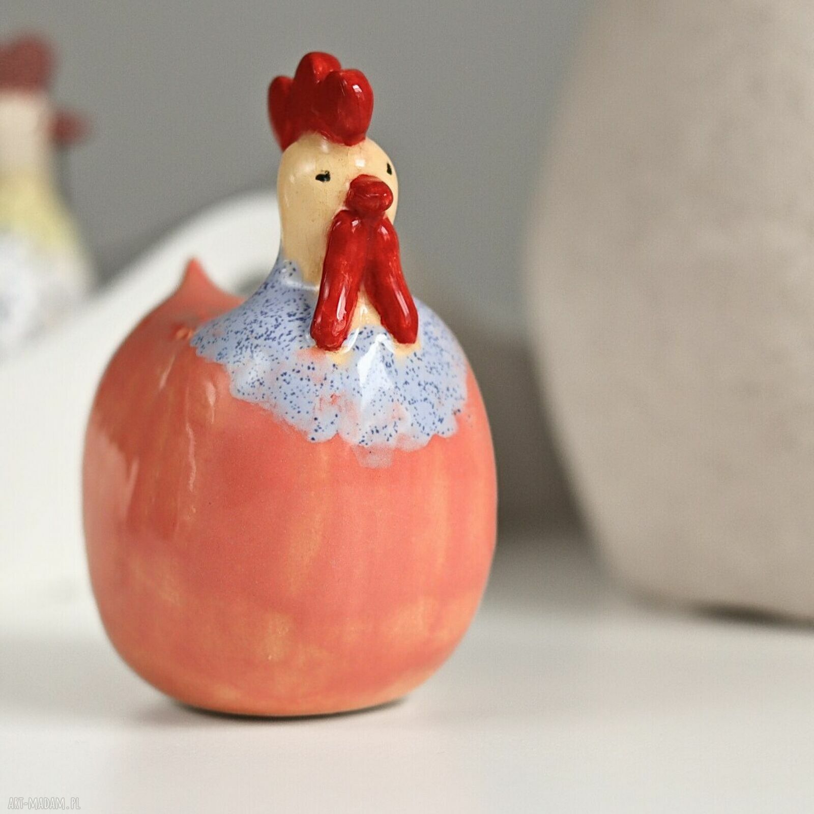 Różowa kurka ceramiczna na Wielkanoc - ręcznie lepiona i szkliwiona