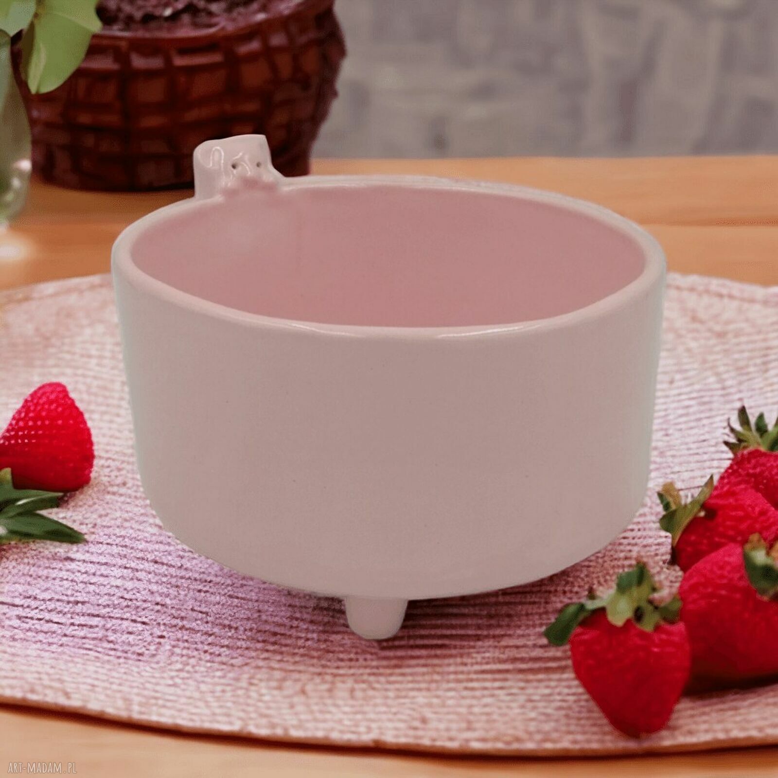 Różowa miseczka śniadaniowa z misiem - handmade ceramika na prezent