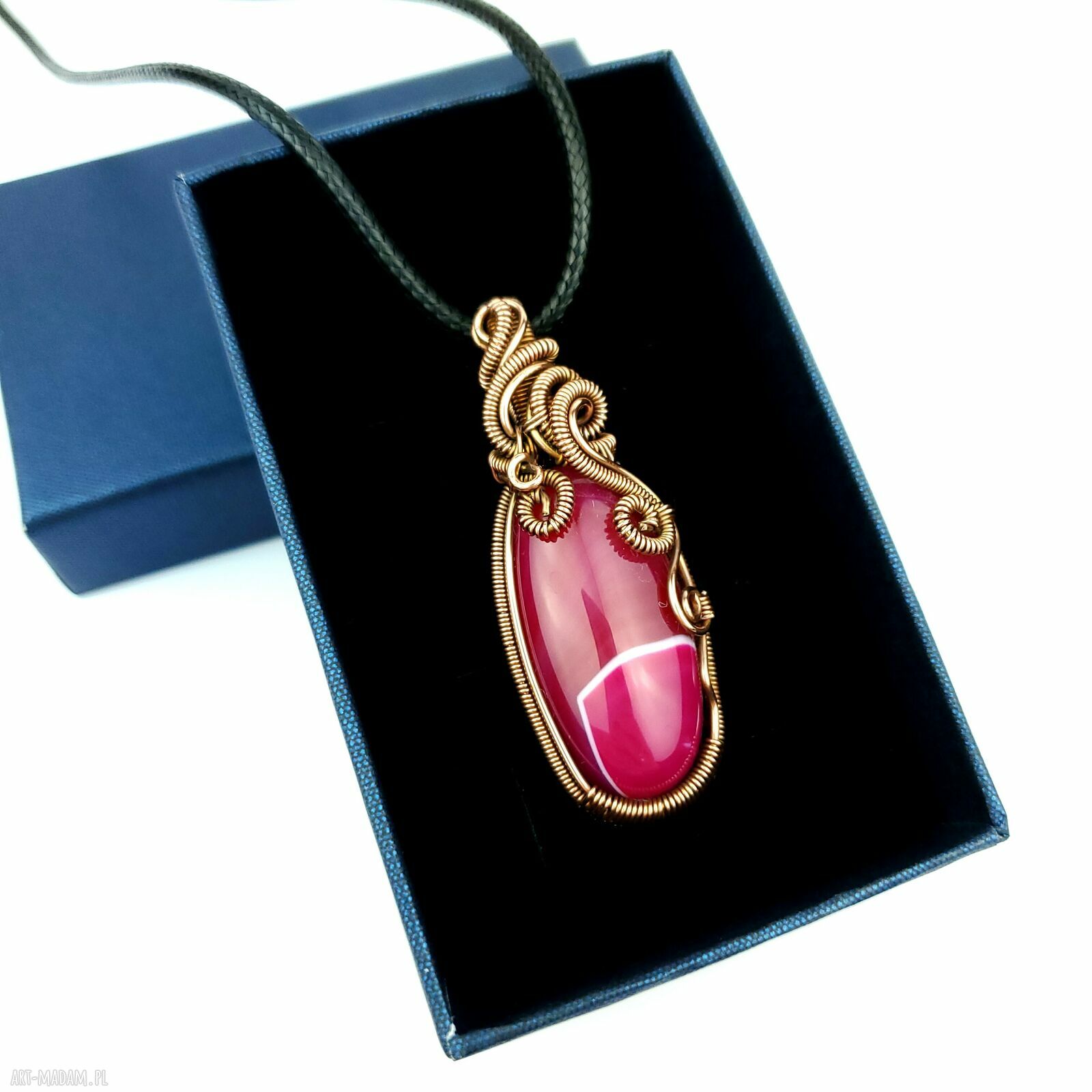 Wisiorek z różowym agatem - ręcznie robiony wire wrapping