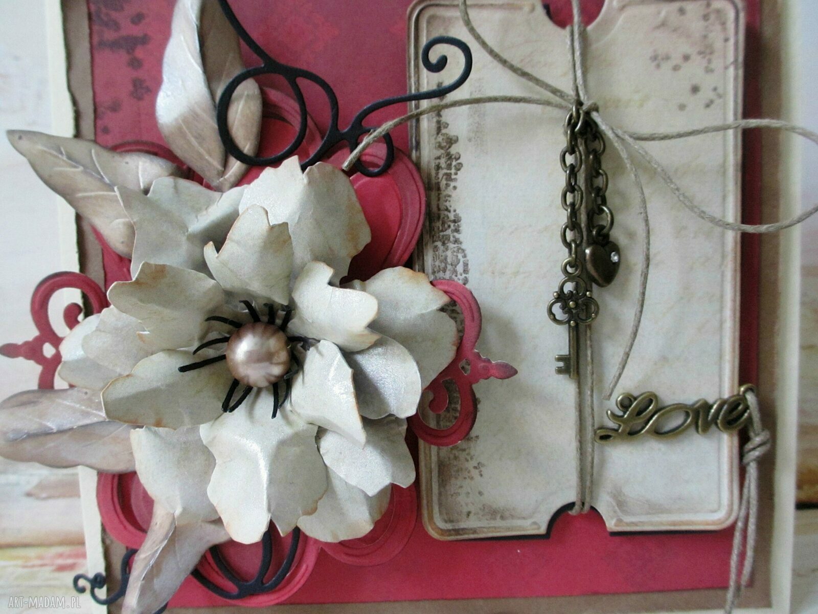 Rozpala zmysły - kartka scrapbooking LOVE z dekoracjami 3D, ręcznie robiona