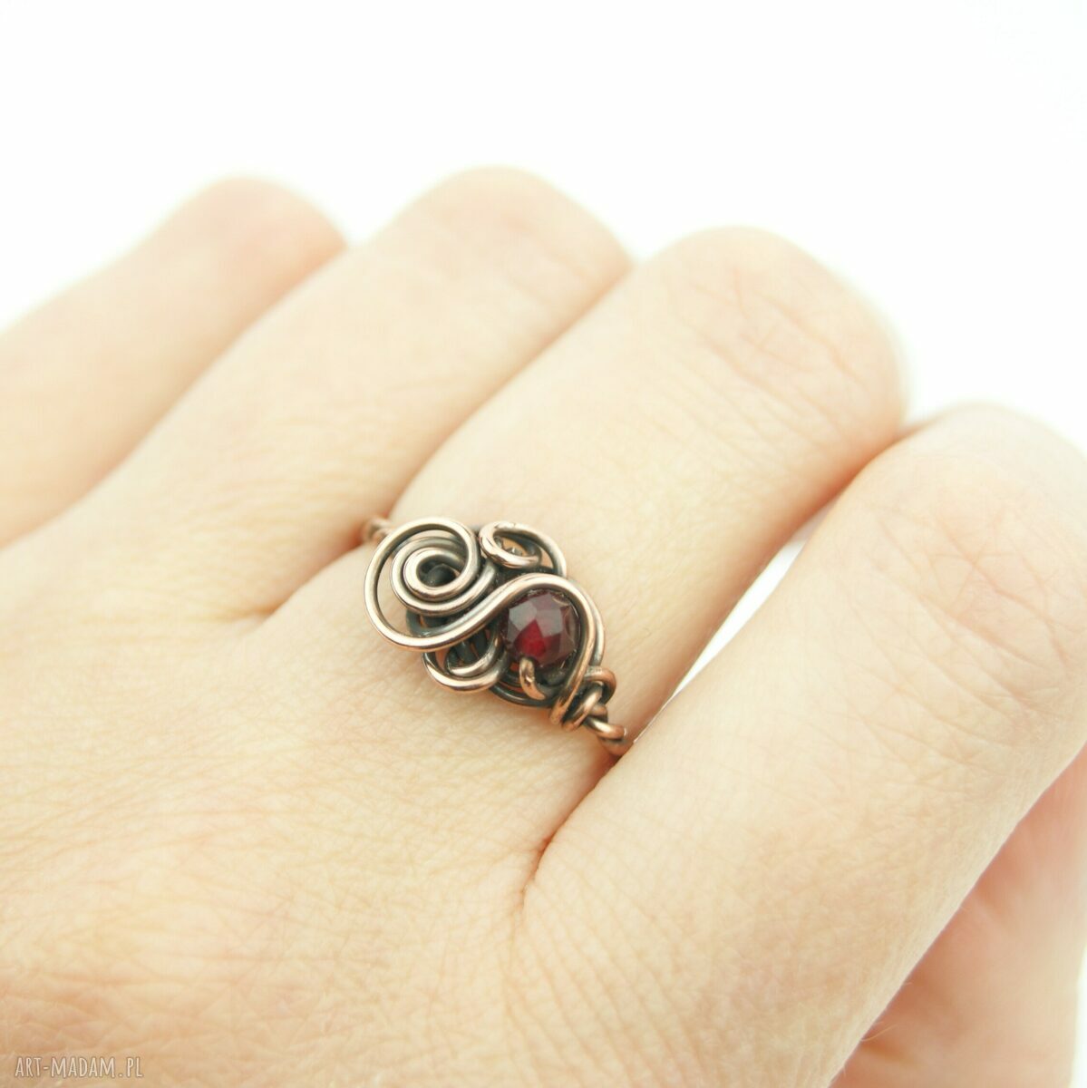 Rubin regulowany pierścionek z miedzi - wire wrapping