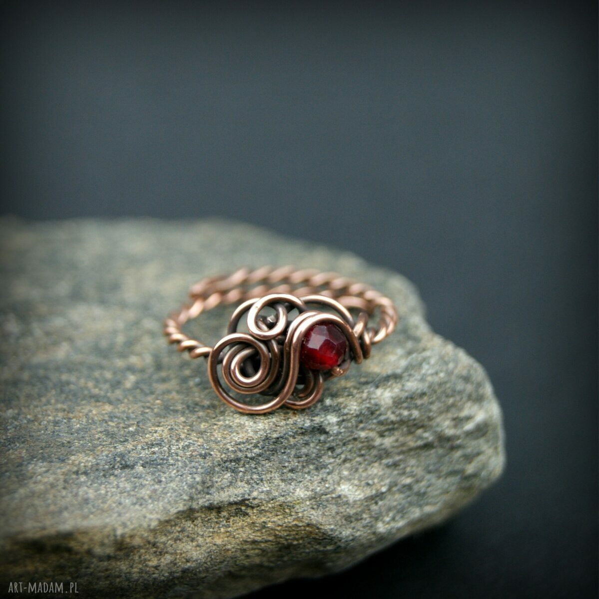 Rubin regulowany pierścionek z miedzi - wire wrapping