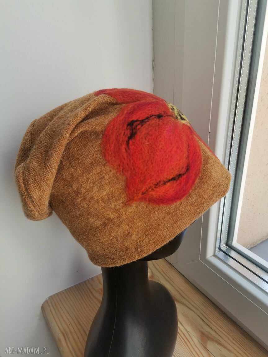 Czapka ruda beżowa z wełny merino filcowana w kwiaty - etno boho