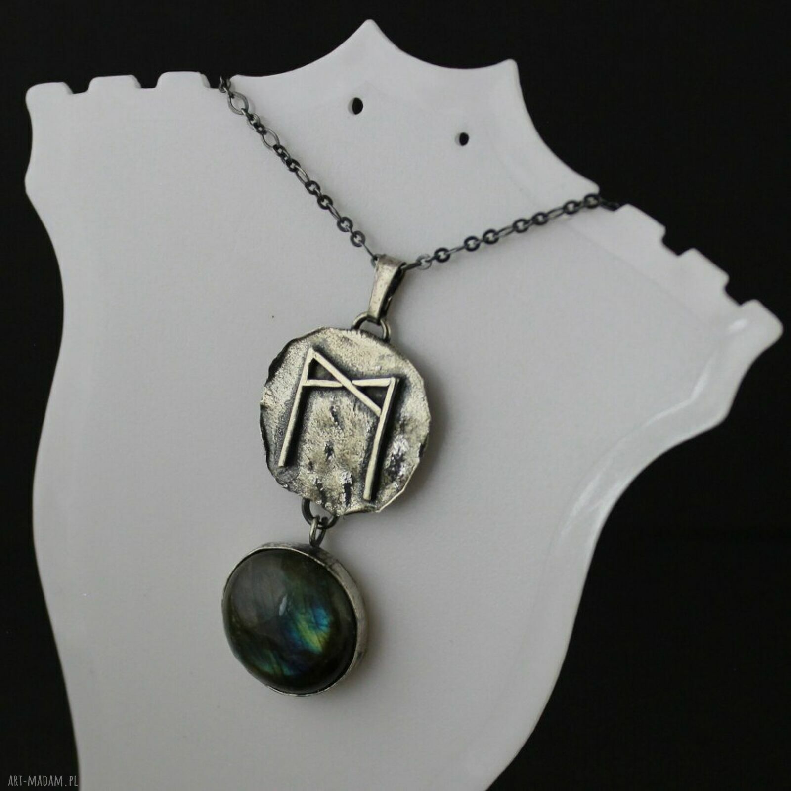 Srebrny amulet z runą Mannaz i labradorytem - ręcznie robiony wisiorek 925