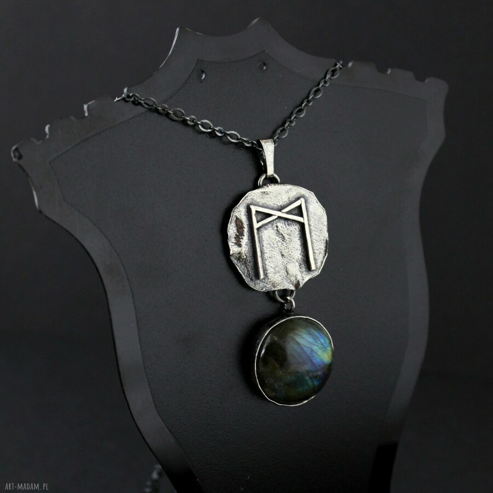 Srebrny amulet z runą Mannaz i labradorytem - ręcznie robiony wisiorek 925