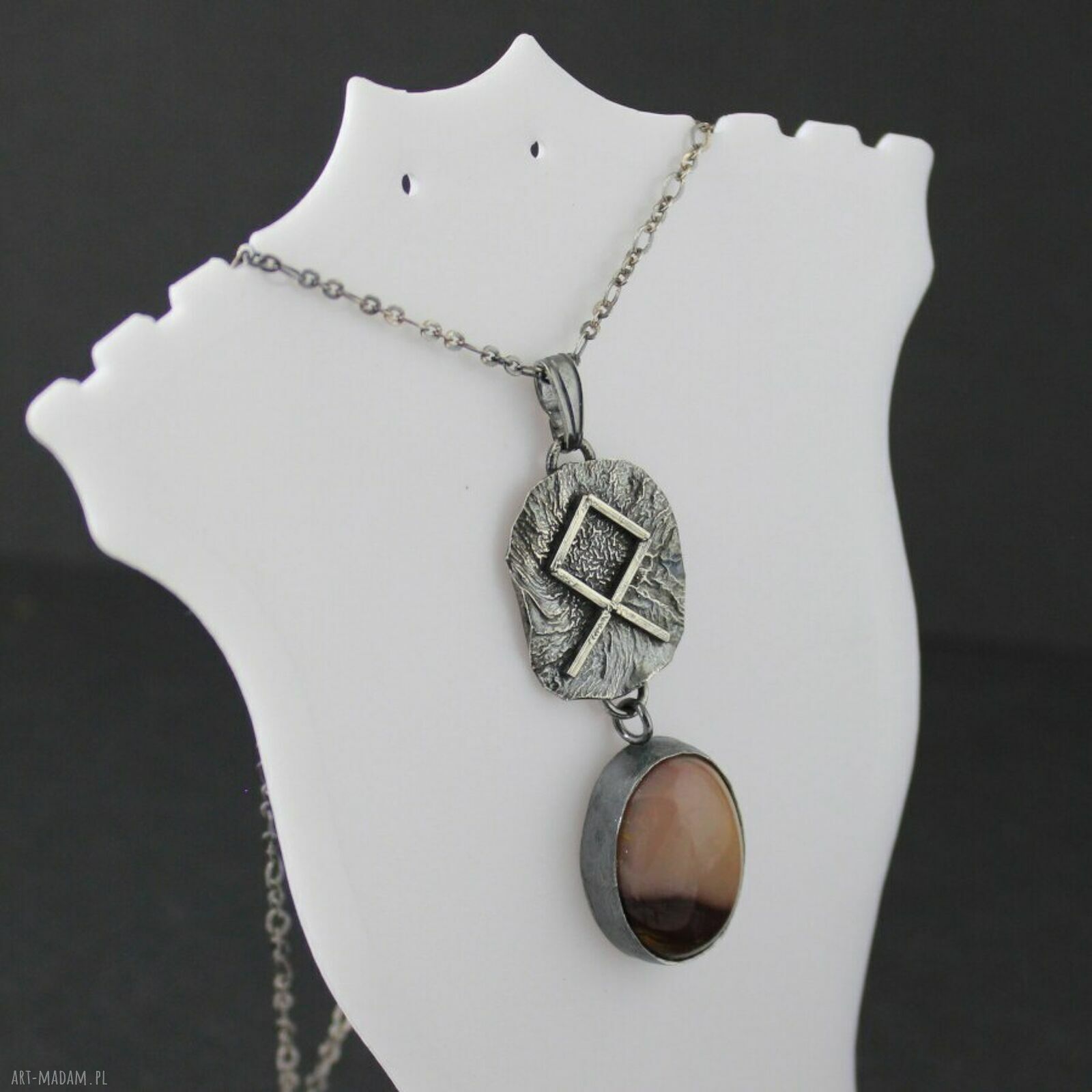 Runa Othala z mokaitem - srebrny wisiorek amulet ochronny
