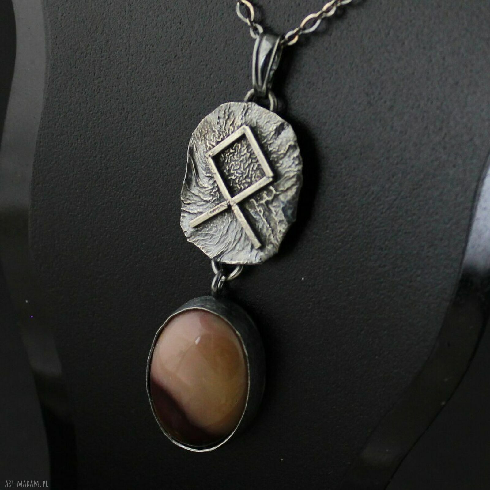 Runa Othala z mokaitem - srebrny wisiorek amulet ochronny