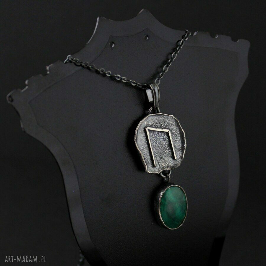 Runa Uruz z malachitem - oksydowany srebrny naszyjnik, ręcznie robiony amulet witalności