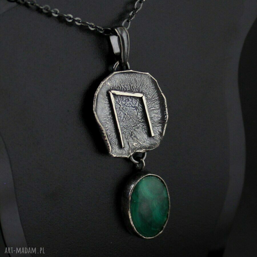 Runa Uruz z malachitem - oksydowany srebrny naszyjnik, ręcznie robiony amulet witalności