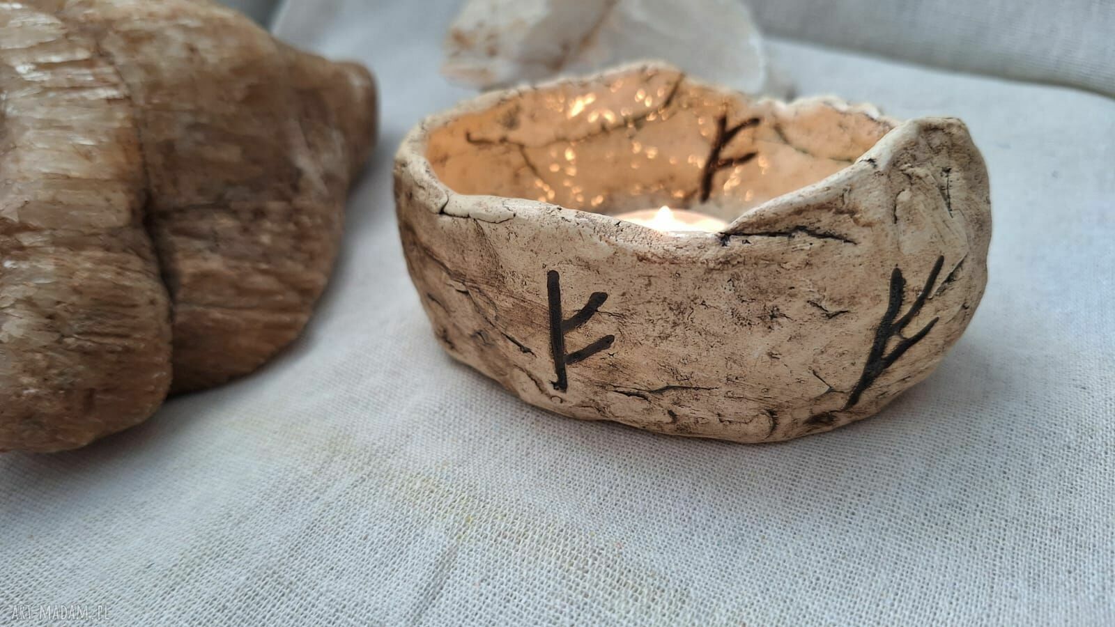 Ceramiczna misa rytualna - kadzielnica z runą Fehu (dobrobyt)