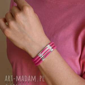 bracelet in pink