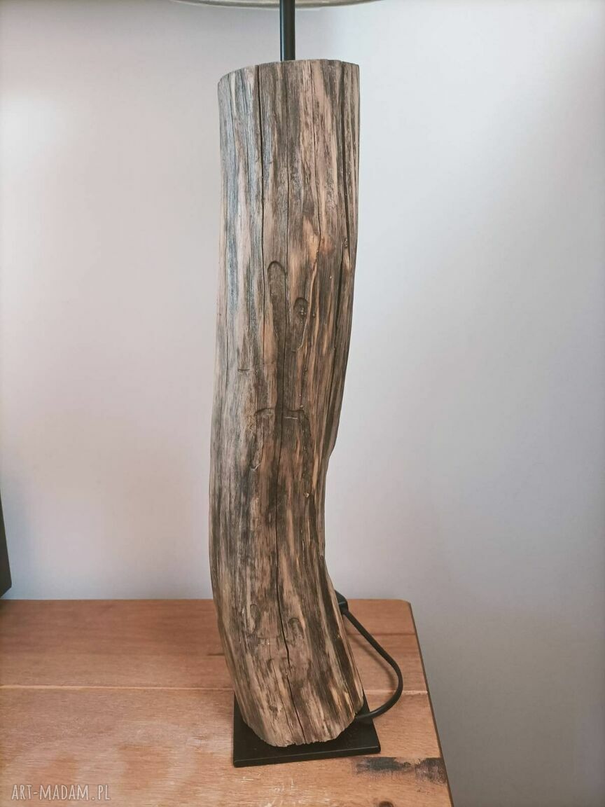 Rustykalna lampa na stolik - ręcznie robiona z drewna