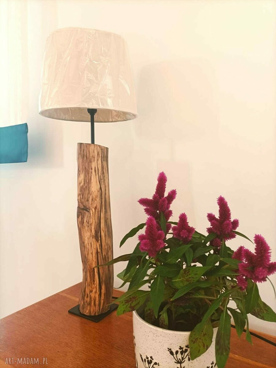 Rustykalna lampa na stolik - ręcznie robiona z drewna
