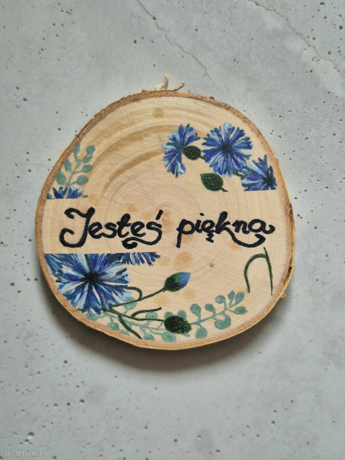 Rustykalna podkładka pod kubek „Jesteś piękna” z chabrami