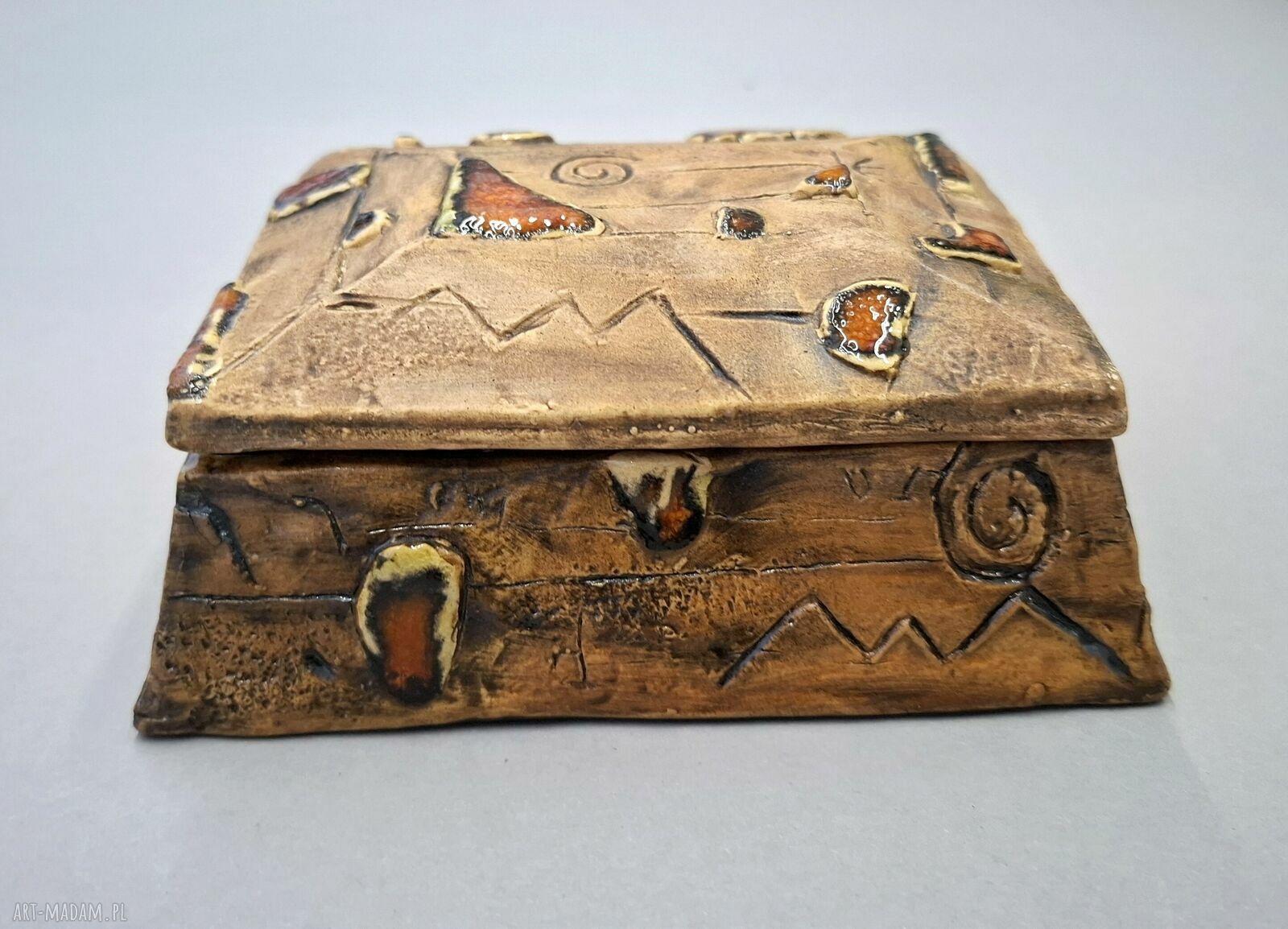 Rustykalna szkatułka ceramiczna na biżuterię