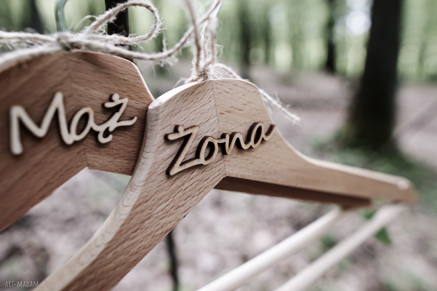 Rustykalne wieszaki ślubne Mąż i Żona - drewno, metalowy haczyk, napis