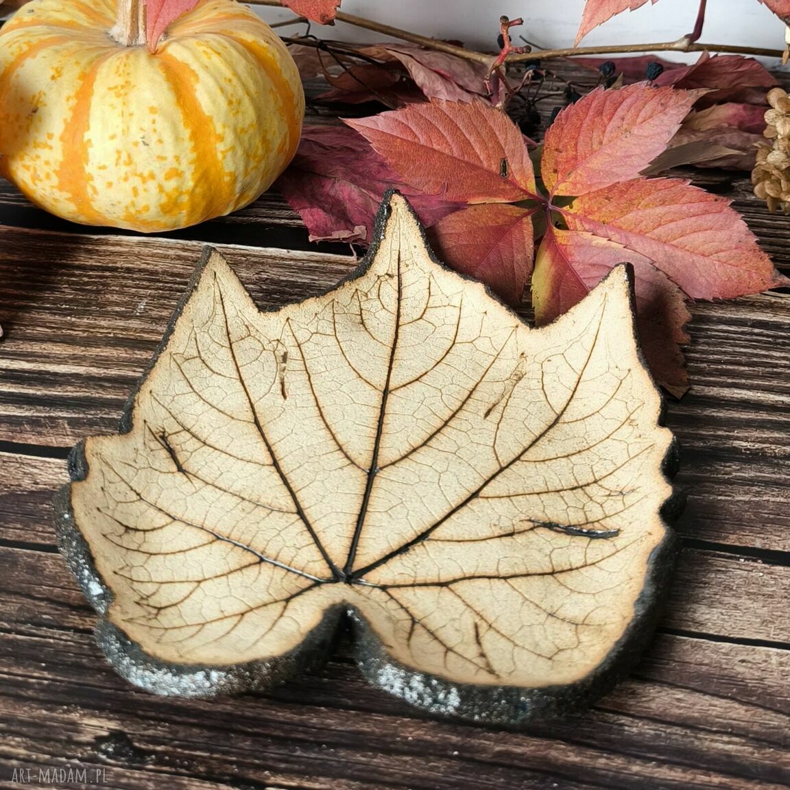 Rustykalny liść ceramiczny boho - naturalna dekoracja handmade