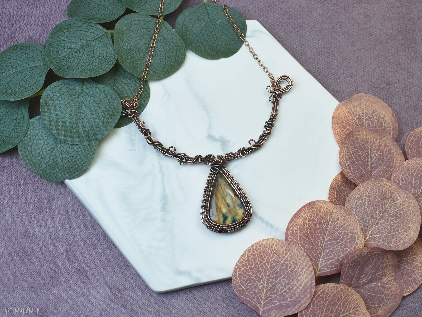 Miedziany naszyjnik z labradorytem wire wrapping ręcznie robiony