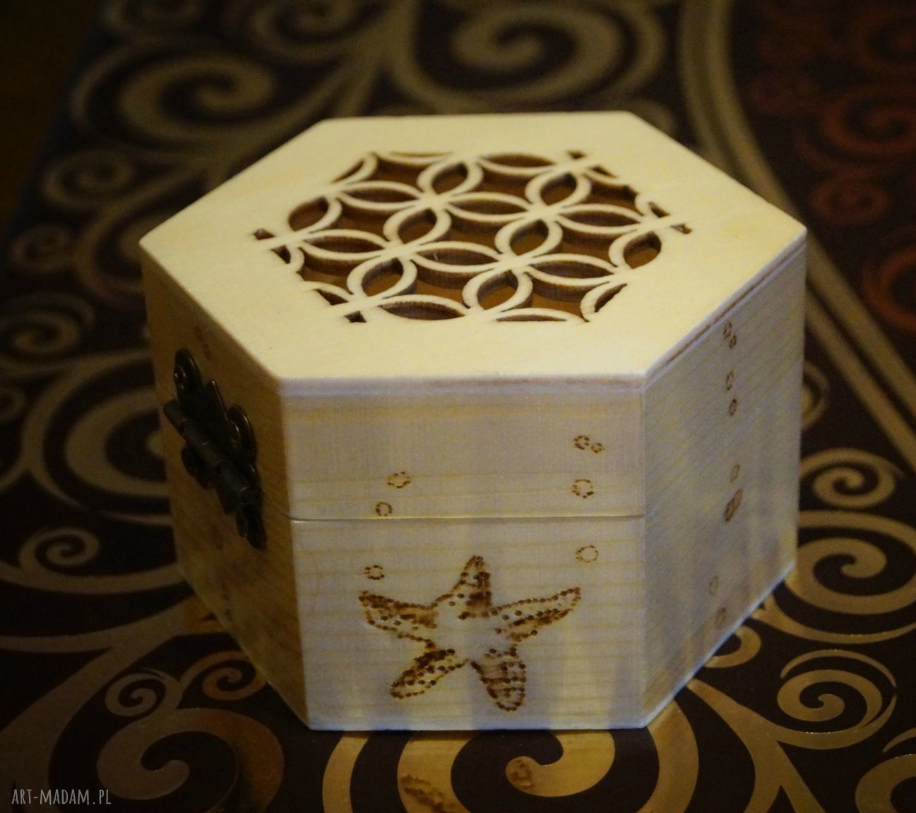 Rybcia drewniane sześciokątne puzderko ręcznie wypalane szkatułka