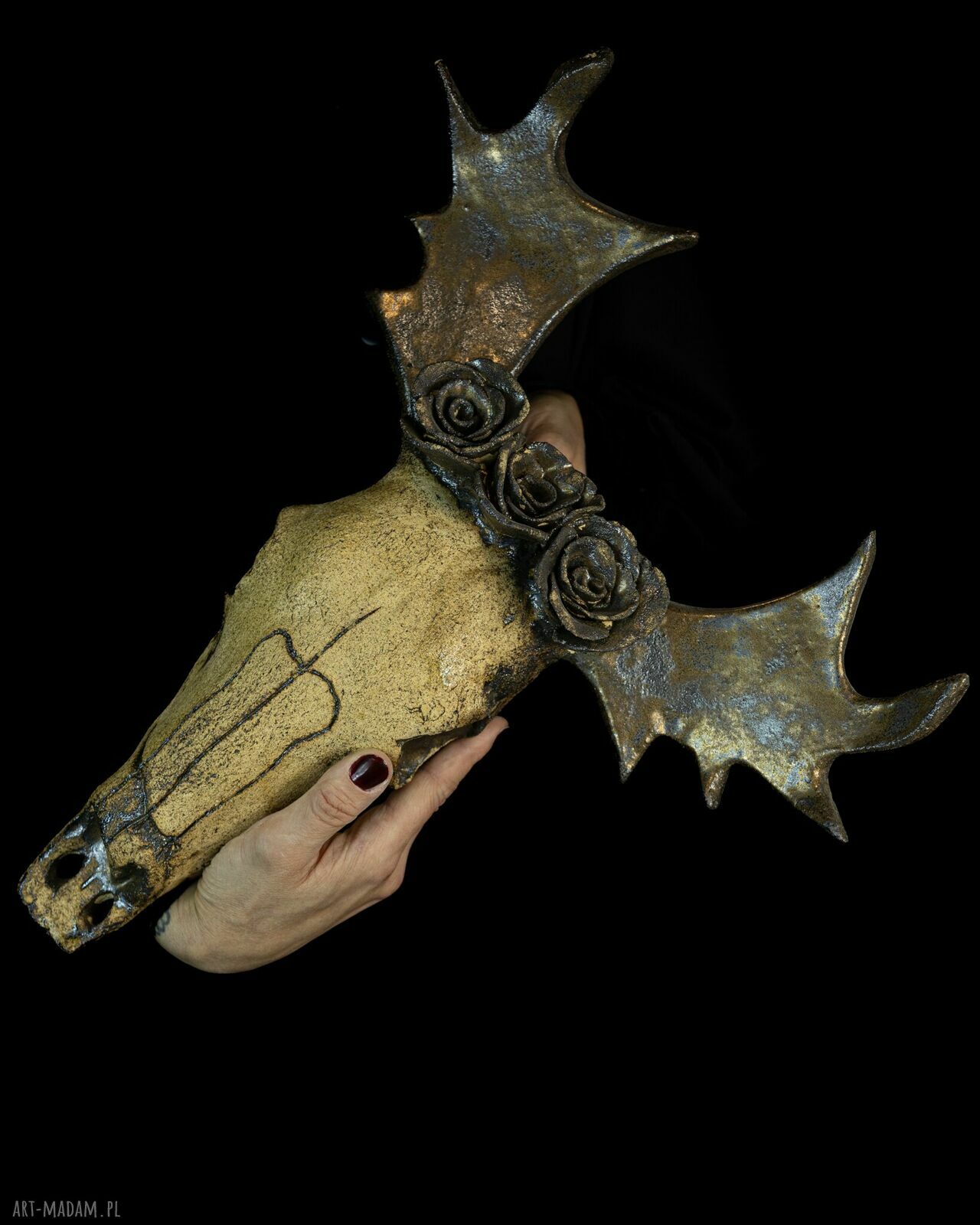 Rzeźba ceramiczna „ANTLERED REBIRTH”