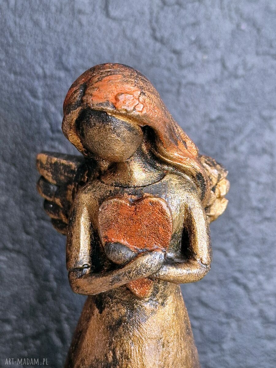 Rzeźba czerwono-złoty Anioł Miłości 12,5 cm (gips modelarski)
