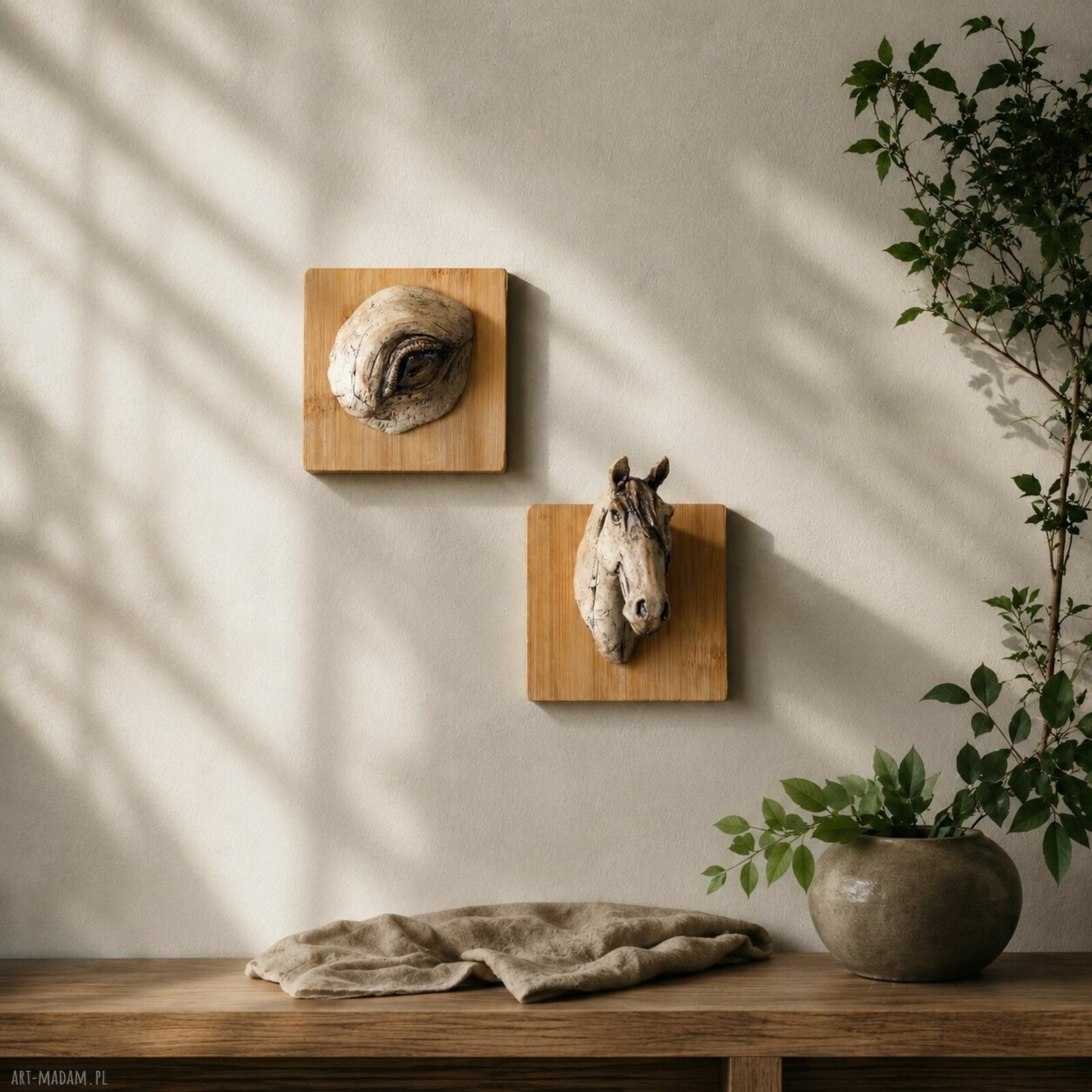 Ręcznie wykonana ceramiczna głowa konia na ścianę