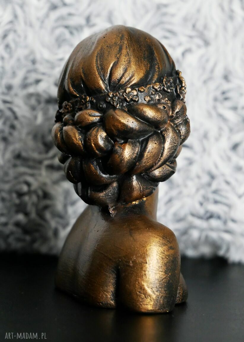 Rzeźba Kobieta Złota 9 cm - dekoracja handmade z gipsu