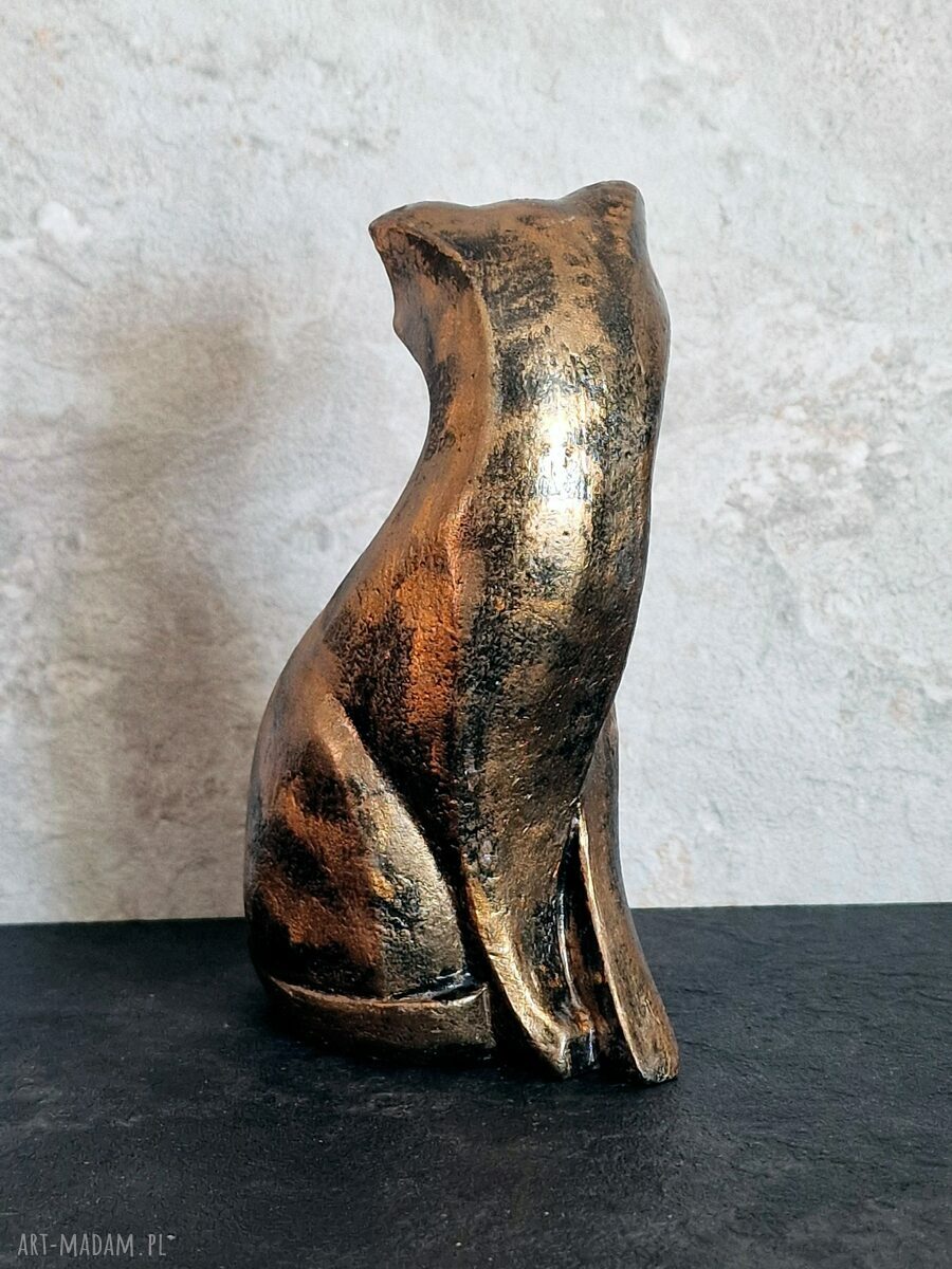 Rzeźba Kot Rudolf pręgowany z gipsu - metaliczne złote wykończenie, 14 cm