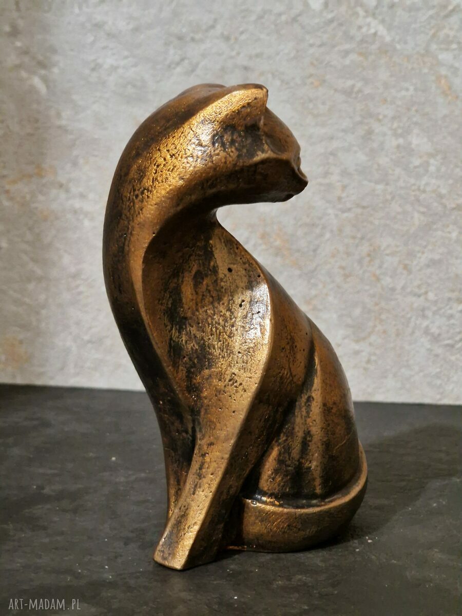 Rzeźba kota Riko pręgowany - ręcznie robiona figurka z gipsu 13,2 cm