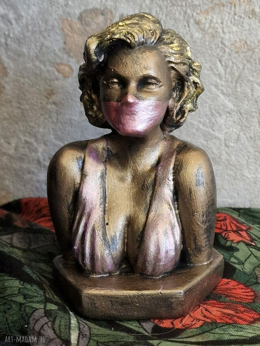 Rzeźba Marilyn w maseczce z gipsu - wys. 9,8 cm