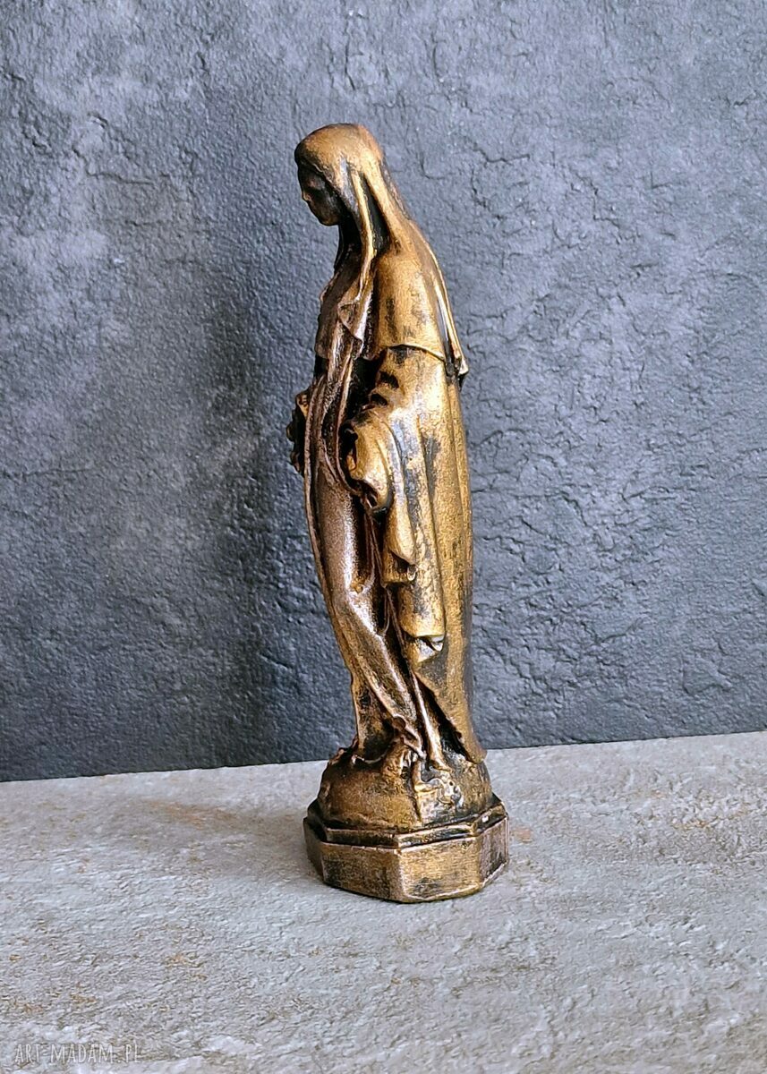 Rzeźba Matka Boska złota wys. 14,7 cm