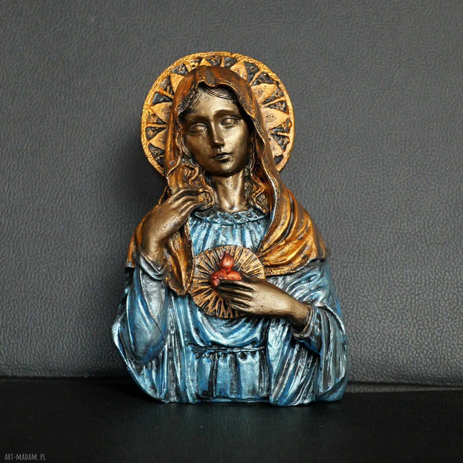 Niebiesko-czerwona rzeźba Matki Boskiej z gipsu - 15,5 cm