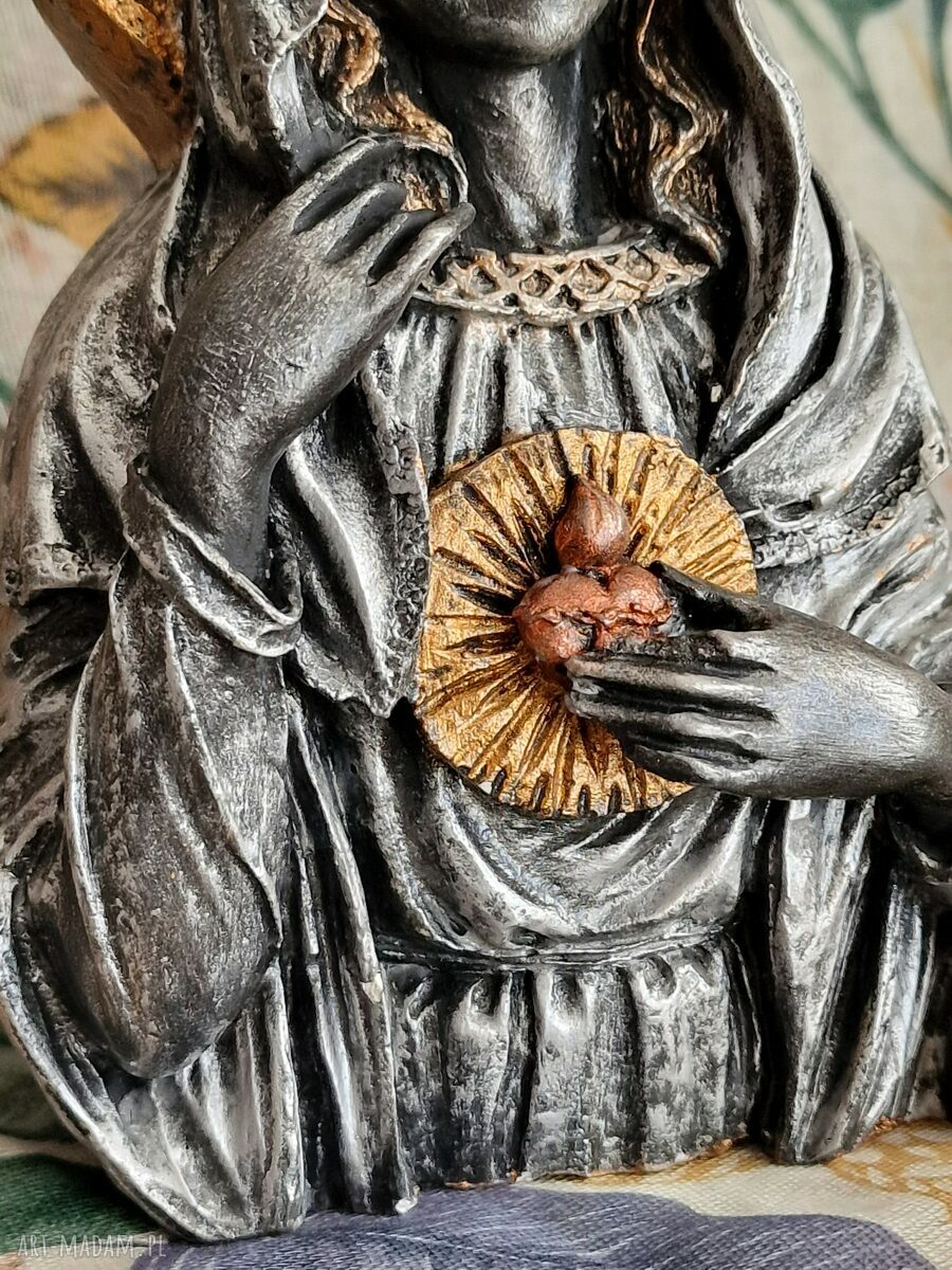 Rzeźba Srebrnej Matki Boskiej 15,4 cm - ręcznie robiona figurka Maryi