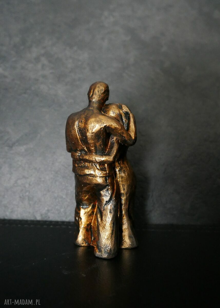 Rzeźba z gipsu Rodzina - ogniste złoto, wys. 10 cm