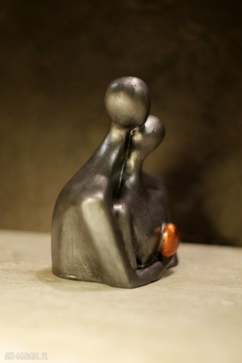 Rzeźba z gipsu Para Zakochanych - walentynkowa figurka 11 cm