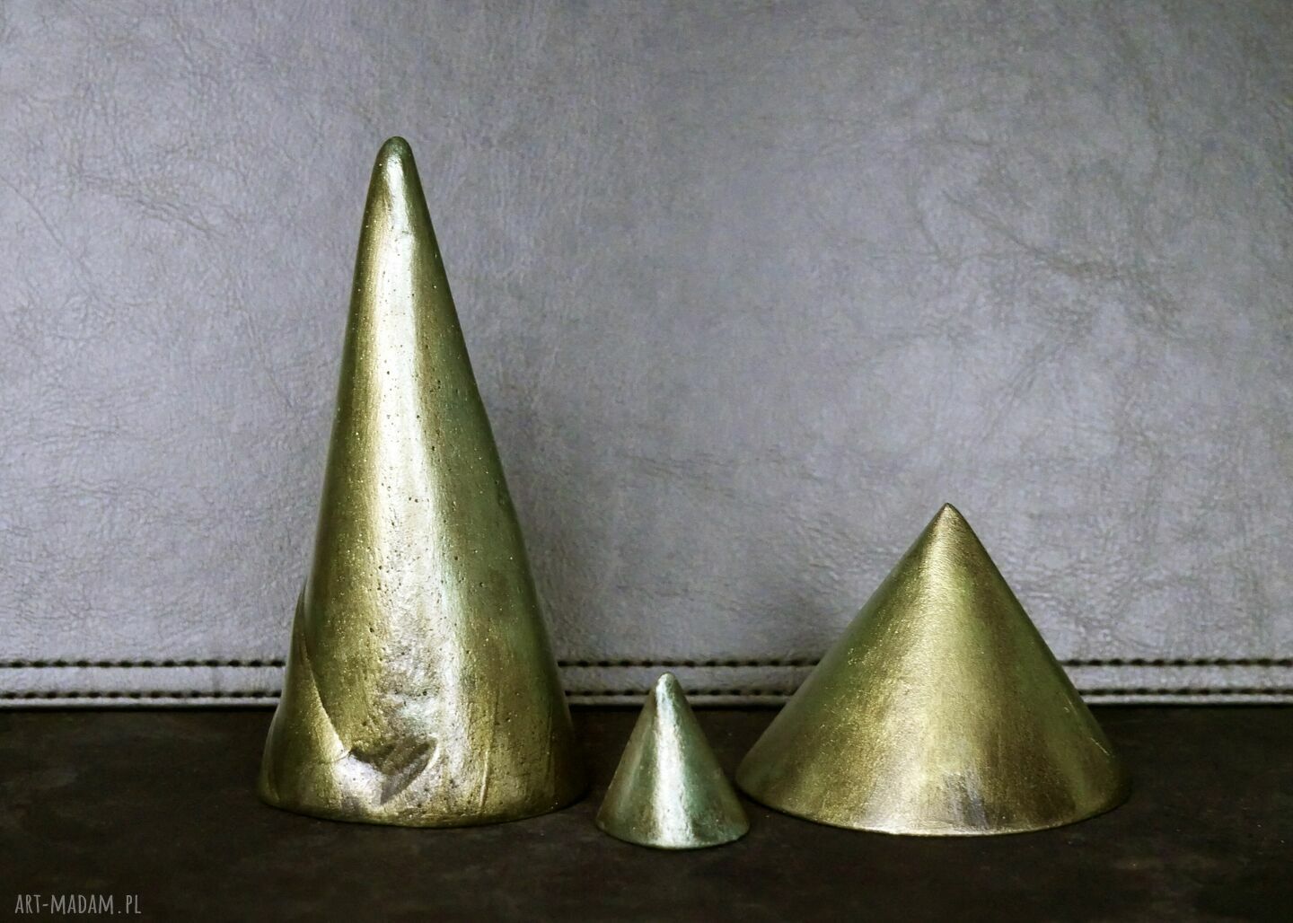 Trzy stożki z gipsu na biżuterię - metaliczny zielony, ręczne wykonanie