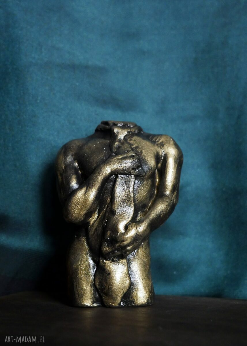 Figurka z gipsu - złoty mężczyzna w krawacie 8,5 cm