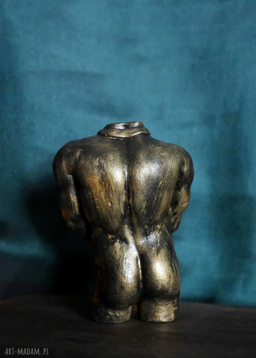 Figurka z gipsu - złoty mężczyzna w krawacie 8,5 cm