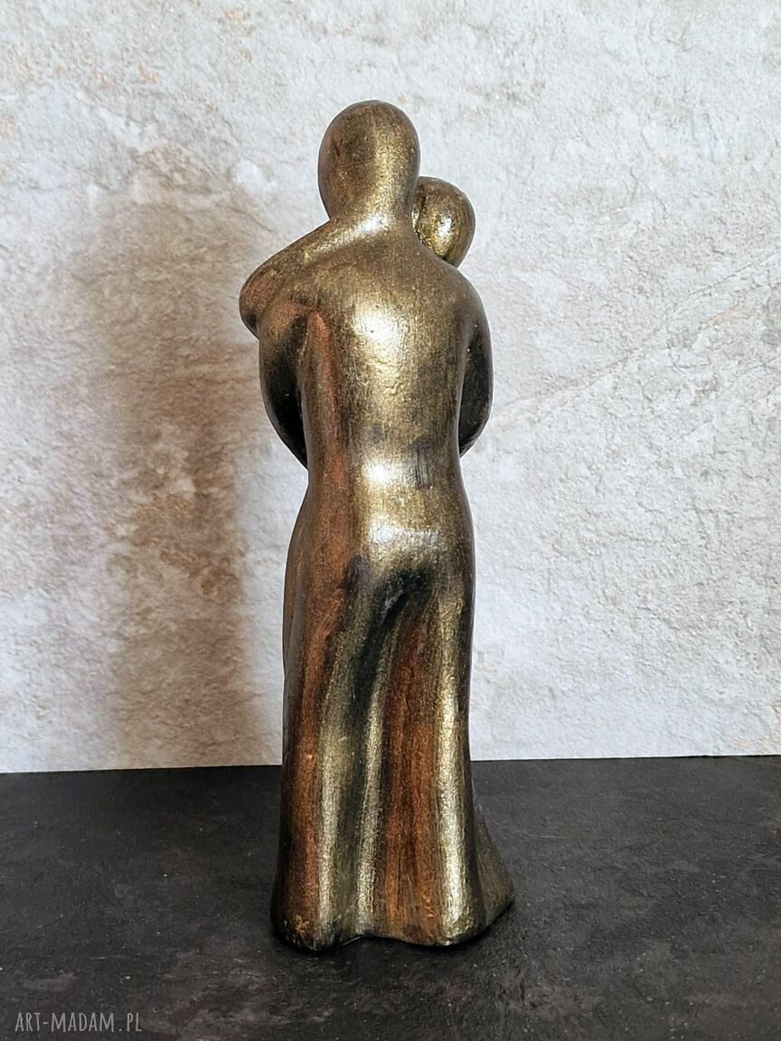 Rzeźba z gipsu 'W Twoich Ramionach' złota, wys. 15,2 cm